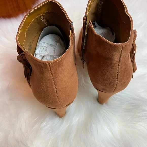 🔥CCO SALE🔥 Unlisted by Kenneth Cole “Film Star” Bootie - Picture 8 of 13